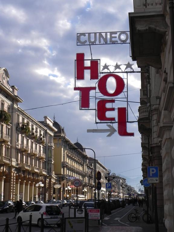 Cuneo Hotel Esterno foto