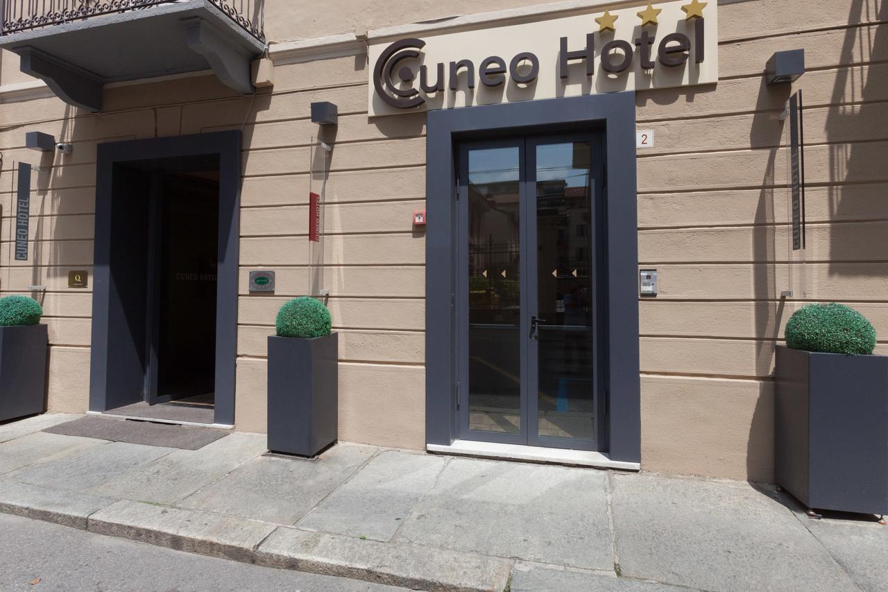 Cuneo Hotel Esterno foto